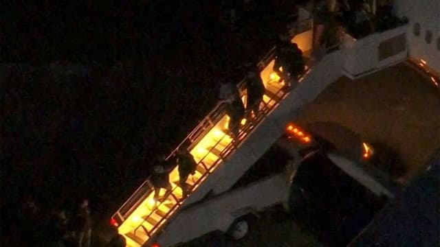 <span class="" word="ベ">ベ</span><span class="" word="ネ">ネ</span><span class="" word="ズ">ズ</span><span class="" word="エ">エ</span><span class="" word="ラ">ラ</span><span class="" word="の">の</span><ruby ><rb><span class="jlpt-n3" word="大統領">大統領</span></rb><rt>だいとうりょう</rt></ruby><span class="" word="、">、</span><span class="jlpt-n4" word="アメリカ">アメリカ</span><span class="" word="で">で</span><span class="" word="つ">つ</span><span class="" word="か">か</span><span class="" word="ま">ま</span><span class="" word="る">る</span>