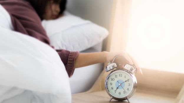 <ruby ><rb><span class="jlpt-n5" word="朝">朝</span></rb><rt>あさ</rt></ruby><span class="" word="の">の</span><ruby ><rb><span class="jlpt-n4" word="寝坊">寝坊</span></rb><rt>ねぼう</rt></ruby><span class="" word="の">の</span><ruby ><rb><span class="" word="楽">楽</span><span class="" word="し">し</span></rb><rt>たの</rt></ruby><span class="" word="し">し</span><span class="" word="み">み</span><ruby ><rb><span class="jlpt-n5" word="方">方</span></rb><rt>かた</rt></ruby>