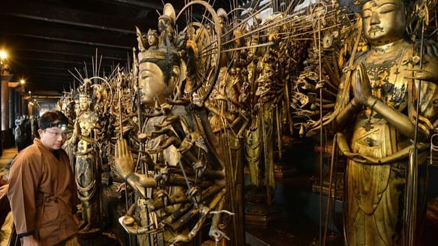 <ruby ><rb><span class="unknown" word="京都">京都</span></rb><rt>きょうと</rt></ruby><span class="" word="の">の</span><ruby ><rb><span class="jlpt-n5" word="三">三</span><span class="jlpt-n5" word="十">十</span><span class="" word="三">三</span><span class="jlpt-n4" word="間">間</span><span class="unknown" word="堂">堂</span></rb><rt>さんじゅうさんげんどう</rt></ruby>