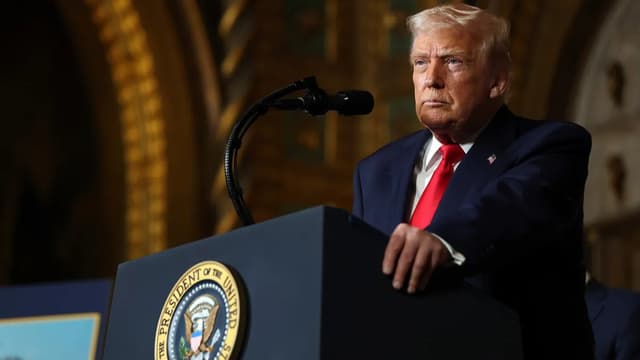 <span class="jlpt-n3" word="トランプ">トランプ</span><ruby><rb><span class="jlpt-n3" word="大統領">大統領</span></rb><rt>だいとうりょう</rt></ruby><span class="" word="、">、</span><span class="" word="2">2</span><span class="" word="0">0</span><span class="" word="2">2</span><span class="" word="7">7</span><ruby><rb><span class="jlpt-n5" word="年">年</span></rb><rt>ねん</rt></ruby><span class="" word="の">の</span><ruby><rb><span class="jlpt-n1" word="国防">国防</span><span class="jlpt-n1" word="費">費</span></rb><rt>こくぼうひ</rt></ruby><span class="" word="を">を</span><ruby><rb><span class="" word="大">大</span></rb><rt>おお</rt></ruby><span class="" word="き">き</span><span class="" word="く">く</span><ruby><rb><span class="" word="増">増</span></rb><rt>ふ</rt></ruby><span class="" word="や">や</span><span class="" word="す">す</span><span class="" word="と">と</span><ruby><rb><span class="jlpt-n3" word="発表">発表</span></rb><rt>はっぴょう</rt></ruby>