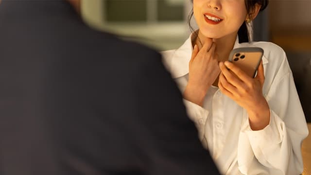 <ruby ><rb><span class="jlpt-n3" word="日本">日本</span></rb><rt>にほん</rt></ruby><span class="" word="の">の</span><ruby ><rb><span class="jlpt-n5" word="会社">会社</span></rb><rt>かいしゃ</rt></ruby><span class="" word="、">、</span><ruby ><rb><span class="jlpt-n3" word="独身">独身</span></rb><rt>どくしん</rt></ruby><ruby ><rb><span class="unknown" word="社員">社員</span></rb><rt>しゃいん</rt></ruby><span class="" word="の">の</span><span class="" word="た">た</span><span class="" word="め">め</span><span class="" word="に">に</span><ruby ><rb><span class="unknown" word="婚">婚</span><span class="unknown" word="活">活</span></rb><rt>こんかつ</rt></ruby><span class="" word="ア">ア</span><span class="" word="プ">プ</span><span class="" word="リ">リ</span><span class="" word="を">を</span><ruby ><rb><span class="" word="使">使</span></rb><rt>つか</rt></ruby><span class="" word="い">い</span><ruby ><rb><span class="" word="始">始</span></rb><rt>はじ</rt></ruby><span class="" word="め">め</span><span class="" word="る">る</span>