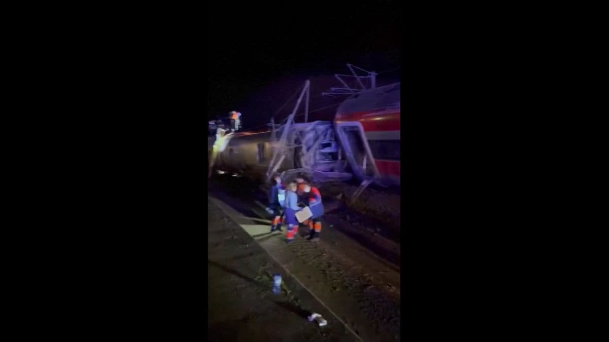 スペインで電車の事故　21人がしにました