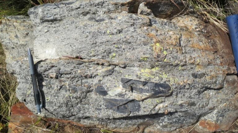 32億年前の巨大隕石衝突が地球環境と初期生命進化に与えた影響