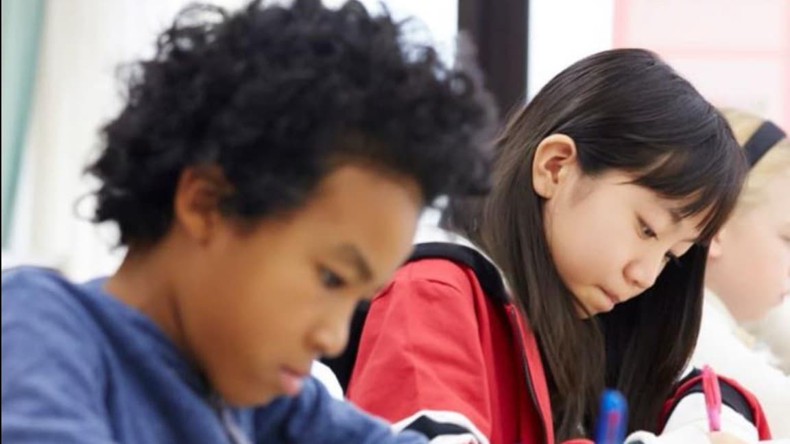 外国人の子どもに日本語と学校のサポートを強くする