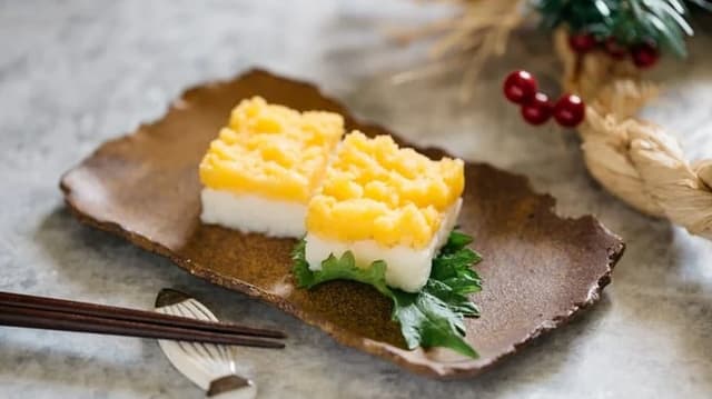 <ruby><rb><span class="unknown" word="錦">錦</span><span class="unknown" word="玉子">玉子</span></rb><rt>にしきたまご</rt></ruby>