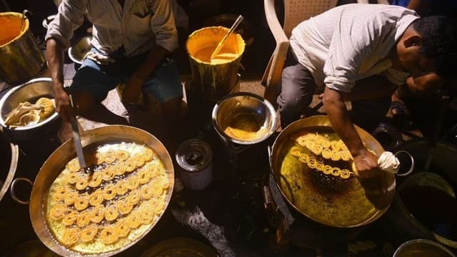 <span class="" word="イ">イ</span><span class="" word="ン">ン</span><span class="" word="ド">ド</span><span class="" word="に">に</span><span class="" word="お">お</span><span class="" word="け">け</span><span class="" word="る">る</span><ruby ><rb><span class="unknown" word="肥満">肥満</span><span class="jlpt-n1" word="症">症</span></rb><rt>ひまんしょう</rt></ruby><ruby ><rb><span class="jlpt-n1" word="治療">治療</span><span class="jlpt-n5" word="薬">薬</span></rb><rt>ちりょうやく</rt></ruby><span class="" word="の">の</span><ruby ><rb><span class="jlpt-n3" word="市場">市場</span></rb><rt>しじょう</rt></ruby><ruby ><rb><span class="jlpt-n1" word="革命">革命</span></rb><rt>かくめい</rt></ruby><span class="" word="と">と</span><span class="jlpt-n5" word="その">その</span><ruby ><rb><span class="jlpt-n4" word="社会">社会</span><span class="jlpt-n1" word="的">的</span></rb><rt>しゃかいてき</rt></ruby><ruby ><rb><span class="jlpt-n3" word="影響">影響</span></rb><rt>えいきょう</rt></ruby>