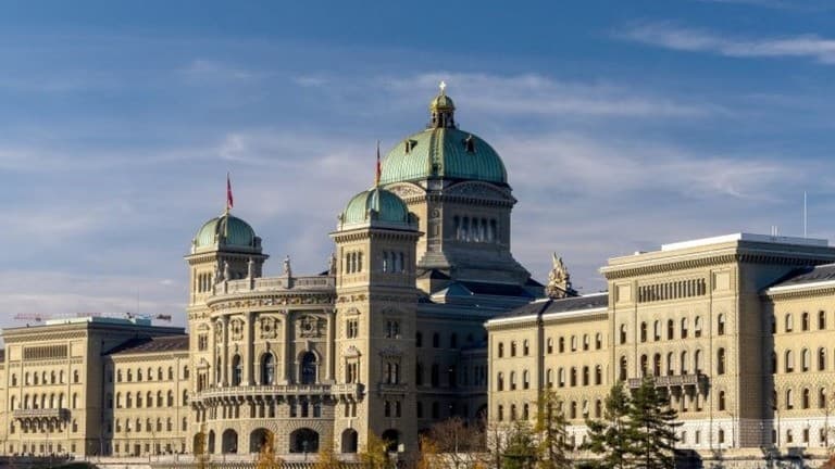 スイスで人口を1000万人にするかどうかの国民投票