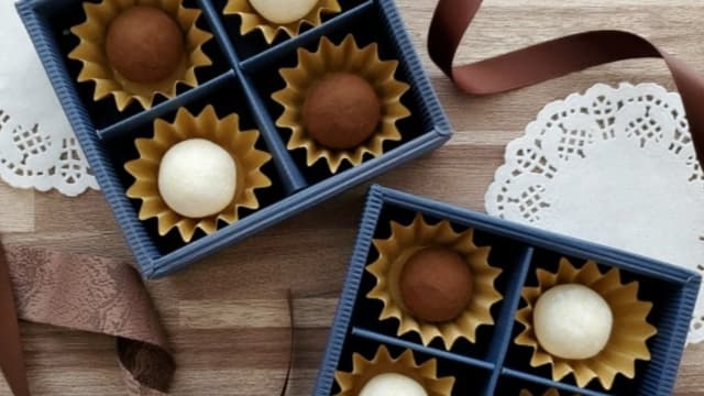 <ruby ><rb><span class="jlpt-n3" word="日本">日本</span></rb><rt>にほん</rt></ruby><span class="" word="の">の</span><span class="" word="バ">バ</span><span class="" word="レ">レ</span><span class="" word="ン">ン</span><span class="" word="タ">タ</span><span class="" word="イ">イ</span><span class="" word="ン">ン</span><span class="" word="は">は</span><span class="" word="チ">チ</span><span class="" word="ョ">ョ</span><span class="" word="コ">コ</span><span class="" word="だ">だ</span><span class="" word="け">け</span><span class="" word="じ">じ</span><span class="" word="ゃ">ゃ</span><span class="" word="な">な</span><span class="" word="い">い</span>