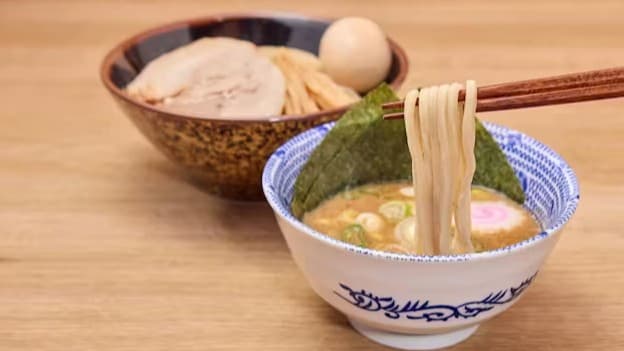 <ruby ><rb><span class="jlpt-n3" word="日本">日本</span></rb><rt>にほん</rt></ruby><span class="" word="の">の</span><ruby ><rb><span class="jlpt-n3" word="牛">牛</span><span class="jlpt-n2" word="丼">丼</span></rb><rt>ぎゅうどん</rt></ruby><span class="" word="の">の</span><ruby ><rb><span class="jlpt-n3" word="お">お</span><span class="jlpt-n5" word="店">店</span></rb><rt>おみせ</rt></ruby><span class="" word="、">、</span><span class="" word="ラ">ラ</span><span class="" word="ー">ー</span><span class="" word="メ">メ</span><span class="" word="ン">ン</span><span class="" word="を">を</span><span class="" word="は">は</span><span class="" word="じ">じ</span><span class="" word="め">め</span><span class="" word="ま">ま</span><span class="" word="す">す</span>