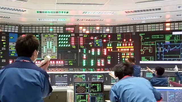 <ruby ><rb><span class="unknown" word="東京">東京</span><span class="jlpt-n2" word="電力">電力</span></rb><rt>とうきょうでんりょく</rt></ruby><span class="" word="、">、</span><ruby ><rb><span class="unknown" word="福島">福島</span></rb><rt>ふくしま</rt></ruby><ruby ><rb><span class="jlpt-n4" word="事故">事故</span></rb><rt>じこ</rt></ruby><span class="" word="の">の</span><span class="" word="あ">あ</span><span class="" word="と">と</span><span class="" word="で">で</span><ruby ><rb><span class="" word="初">初</span></rb><rt>はじ</rt></ruby><span class="" word="め">め</span><span class="" word="て">て</span><ruby ><rb><span class="unknown" word="原発">原発</span></rb><rt>げんぱつ</rt></ruby><span class="" word="を">を</span><ruby ><rb><span class="" word="動">動</span></rb><rt>うご</rt></ruby><span class="" word="か">か</span><span class="" word="す">す</span>