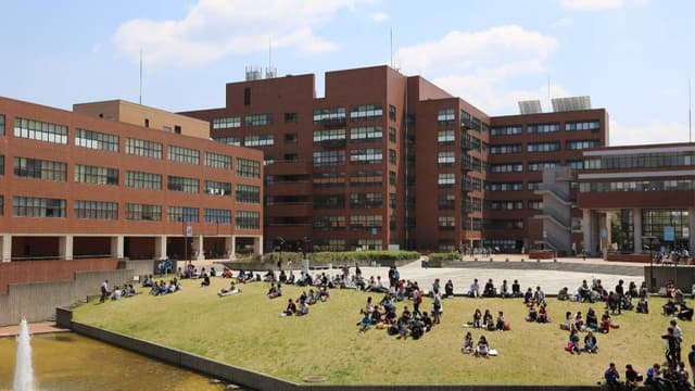 <ruby ><rb><span class="unknown" word="筑波">筑波</span><span class="jlpt-n5" word="大学">大学</span></rb><rt>つくばだいがく</rt></ruby><span class="" word="、">、</span><ruby ><rb><span class="jlpt-n5" word="先生">先生</span></rb><rt>せんせい</rt></ruby><span class="" word="の">の</span><span class="" word="こ">こ</span><span class="" word="と">と</span><span class="" word="ば">ば</span><span class="" word="で">で</span><span class="" word="あ">あ</span><span class="" word="や">や</span><span class="" word="ま">ま</span><span class="" word="る">る</span>