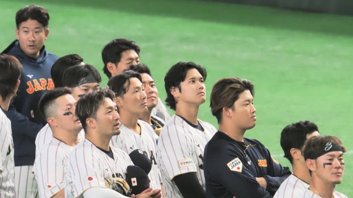 村上宗隆選手のしせいが話題に　天皇が見た野球の試合で