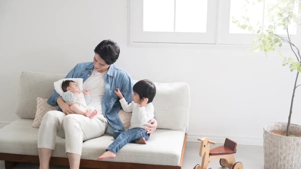 父親の育児参加に見る東西の意識差