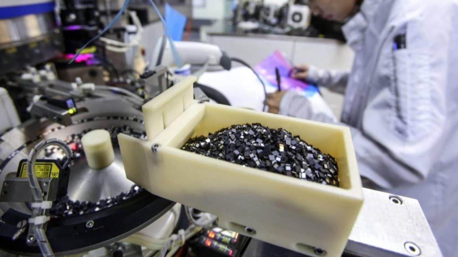 日本、2040年までに半導体の売上を2500億ドルにする目標