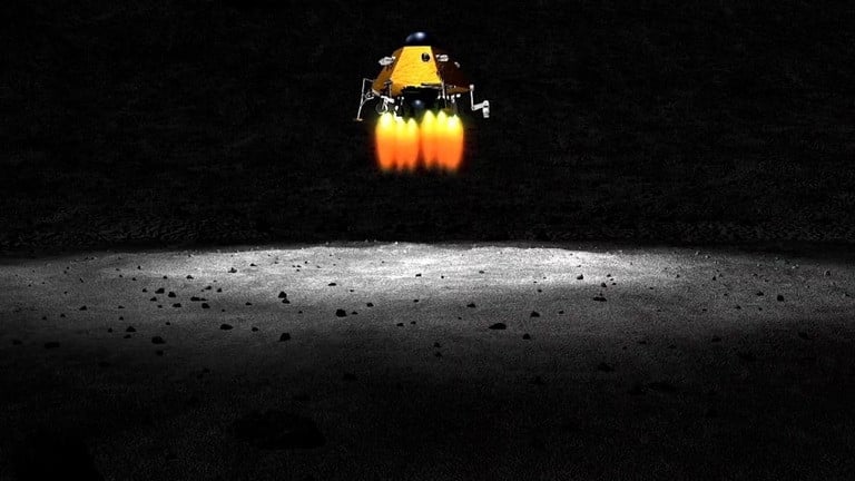中国、月の裏側へ飛行ロボット送る計画　水の探索に従事