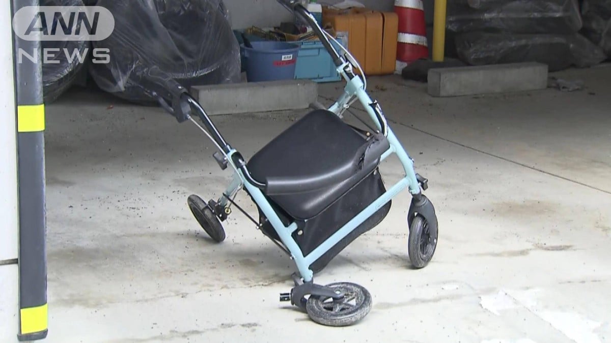 コンビニでおばあさんが車にはねられる