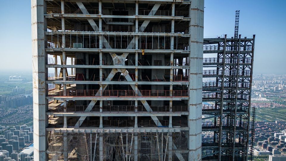 中国・天津のとても高いビル、10年ぶりに工事がはじまります