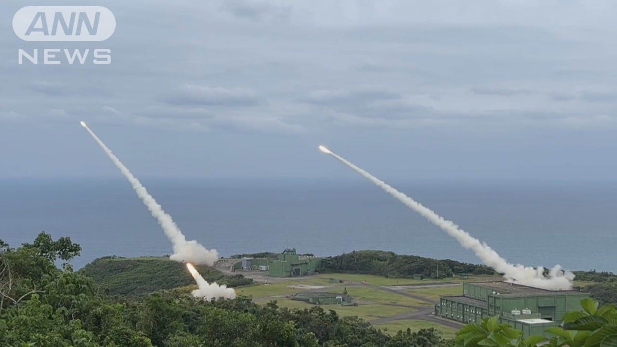 台湾、アメリカのロケット砲「ハイマース」の訓練をはじめて見せる