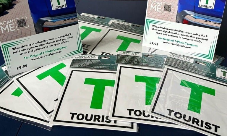 スコットランドで「Tプレート」導入、観光客の交通事故を減らすために