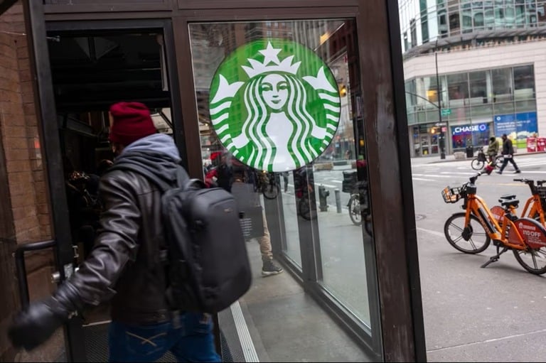 アメリカのスターバックス、たくさんの店をしめると発表