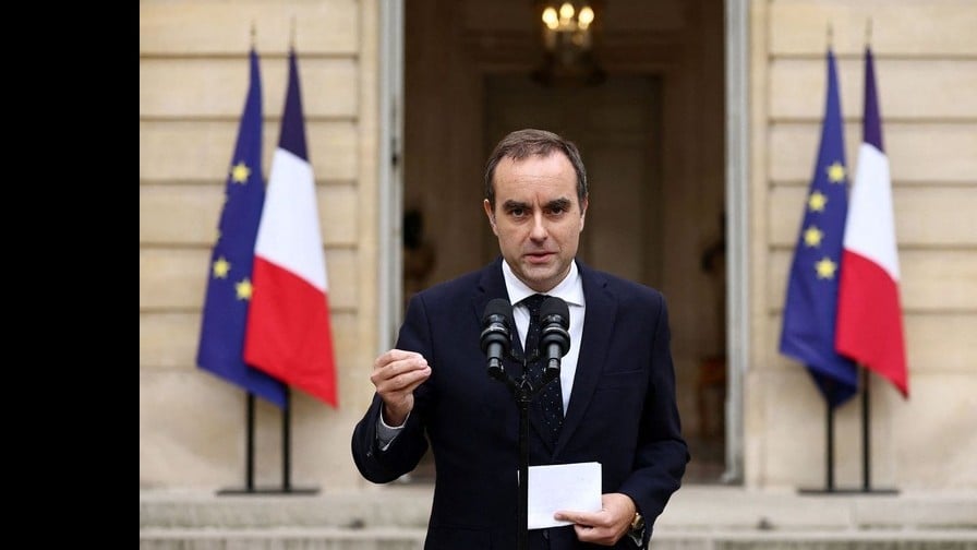 フランスの新しい首相、すぐにやめる