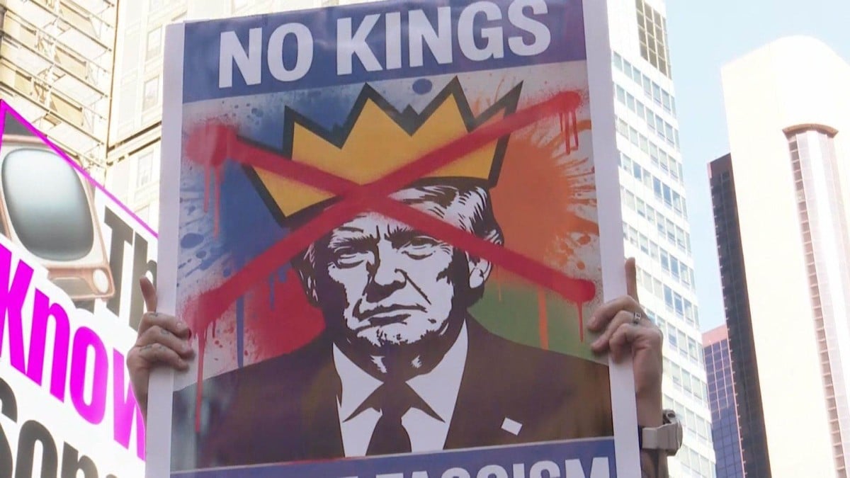 アメリカでトランプ大統領に反対する大きなデモ