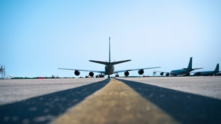 アメリカの基地にあやしい白いこなが入ったにもつ