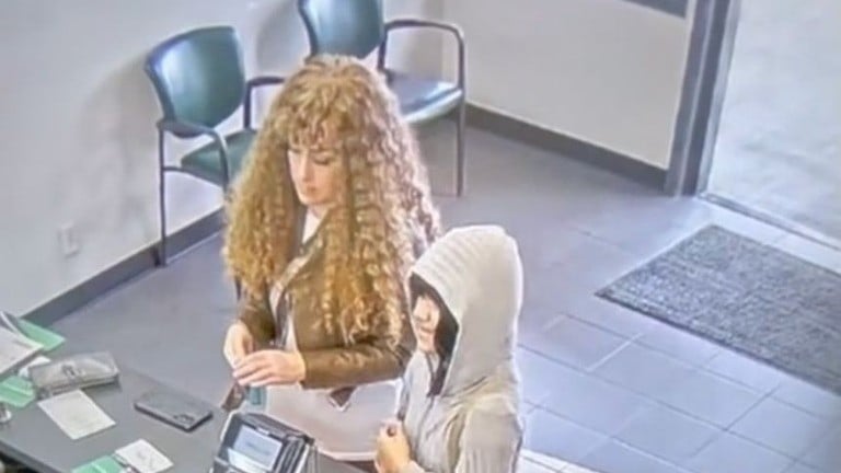 カリフォルニア州における9歳少女失踪事件――母親の不法監禁容疑による逮捕と事件への影響