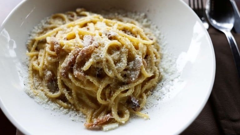 カルボナーラ（Carbonara）に「あらがち間違いではない」有名シェフの主張に物議