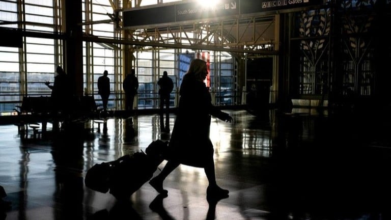 アメリカ、ESTAでSNSの情報を5年分出すことを考えています