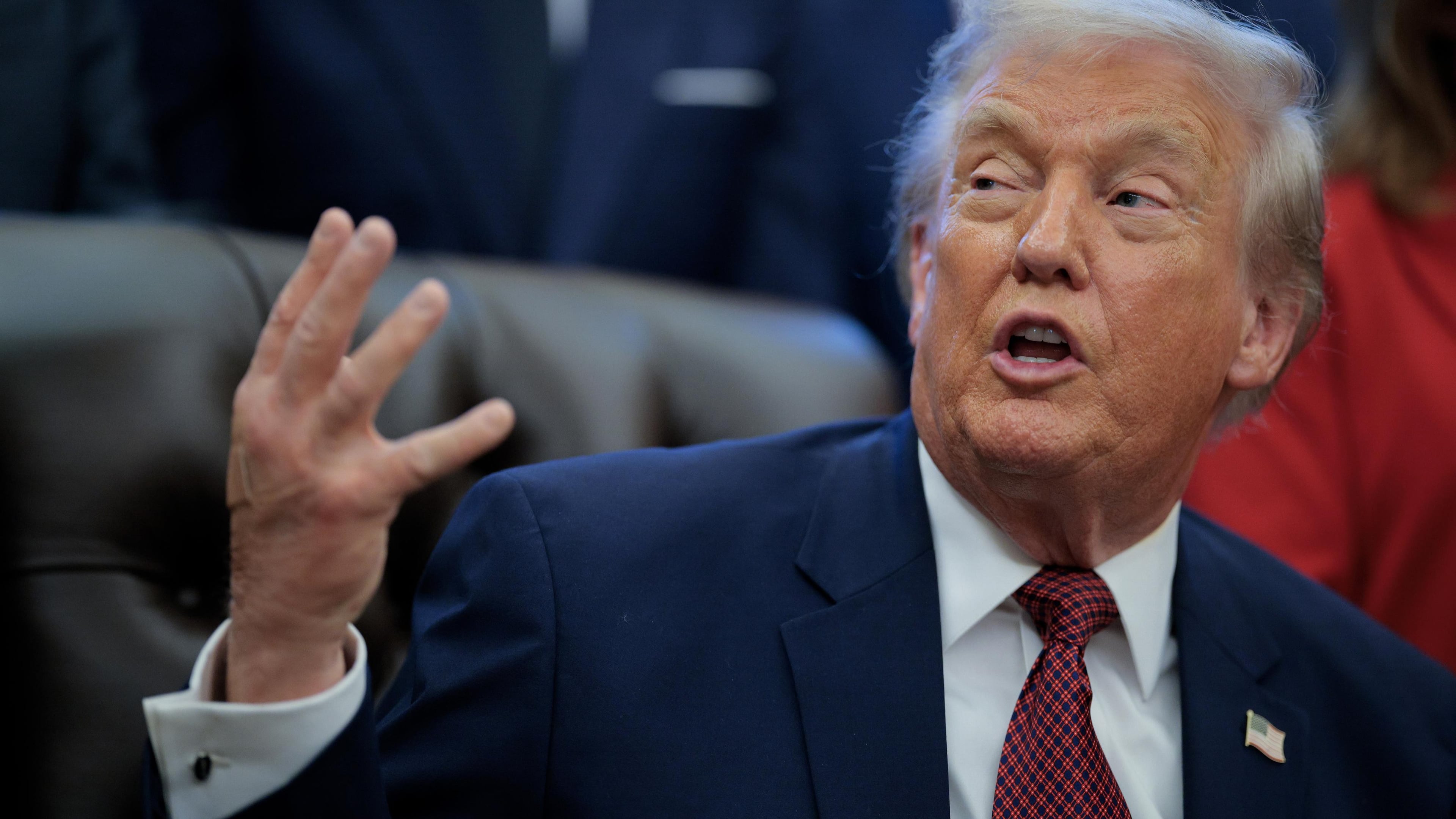 アメリカの新しいビザは1億5500万円でとれます