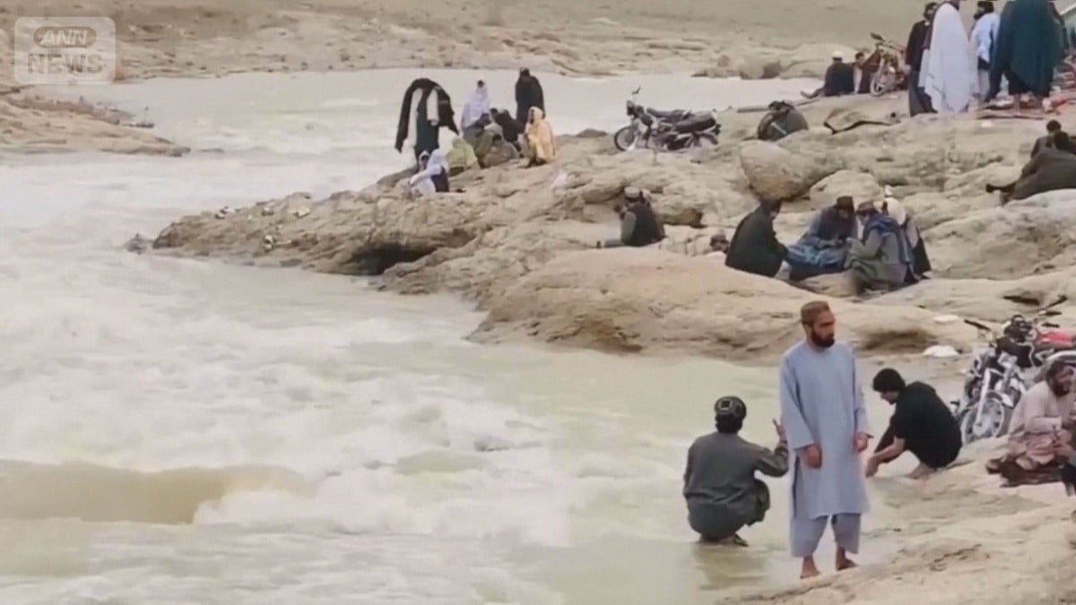 アフガニスタンで大雨と雪　洪水で12人死亡