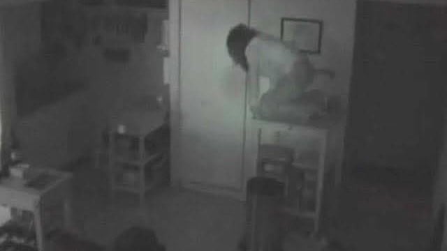 知らない女の人が家にいました