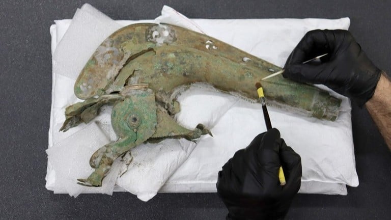 イギリスで見つかった2000年前の戦場ラッパ