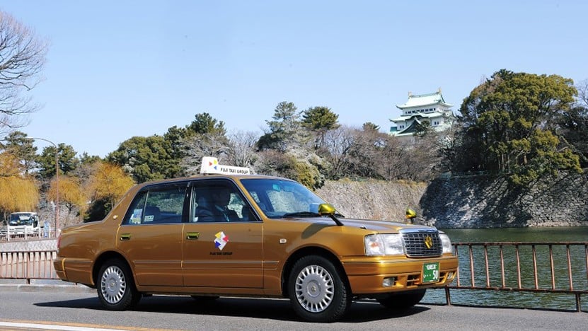 日本の金色タクシー