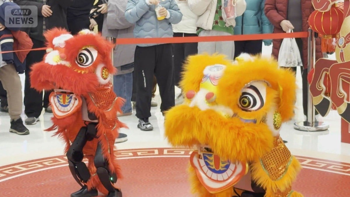 北京のロボットまつりで獅子舞