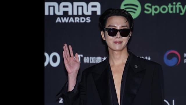 <span class="" word="B">B</span><span class="" word="T">T</span><span class="" word="S">S</span><span class="" word="の">の</span><span class="" word="J">J</span><span class="" word="-">-</span><span class="" word="H">H</span><span class="" word="O">O</span><span class="" word="P">P</span><span class="" word="E">E</span><span class="" word="、">、</span><span class="" word="は">は</span><span class="" word="じ">じ</span><span class="" word="め">め</span><span class="" word="て">て</span><span class="" word="の">の</span><span class="jlpt-n1" word="ソロ">ソロ</span><span class="jlpt-n4" word="コンサート">コンサート</span><ruby ><rb><span class="jlpt-n5" word="映画">映画</span></rb><rt>えいが</rt></ruby><span class="" word=" "> </span><ruby ><rb><span class="" word="1">1</span><span class="" word="1">1</span><span class="jlpt-n3" word="月">月</span></rb><rt>じゅういちがつ</rt></ruby><ruby ><rb><span class="" word="1">1</span><span class="" word="2">2</span><span class="jlpt-n4" word="日">日</span></rb><rt>じゅうににち</rt></ruby><span class="" word="に">に</span><ruby ><rb><span class="jlpt-n1" word="公開">公開</span></rb><rt>こうかい</rt></ruby>